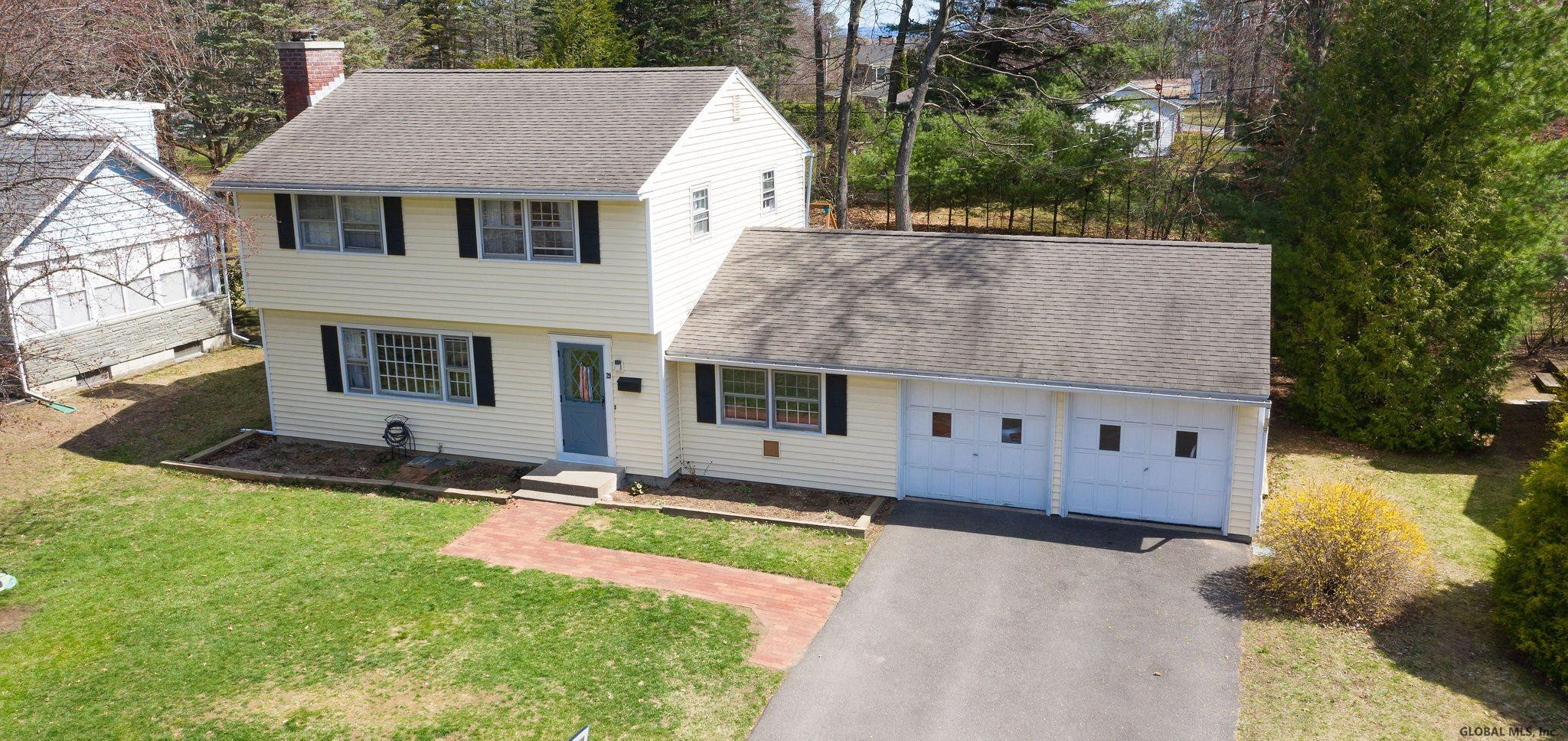 29 Gladwish Road Bethlehem, NY 12054 - Photo 2 of 35 Photo 2