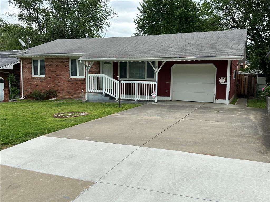 2532 North Franklin Avenue Springfield, MO 65803 - Photo 2 of 46