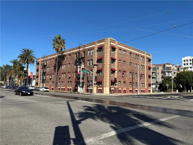 $299,500 | 800 Pacific Avenue, Unit 300, Long Beach, CA 90813
