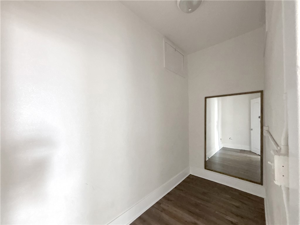 800 Pacific Avenue, Unit 300 Long Beach, CA 90813 - Photo 20 of 20 a view of an empty room