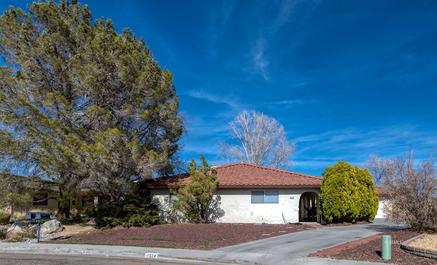 524 Scott Street Ridgecrest, CA 93555 - Photo 31 of 40 a front view of a house with a yard