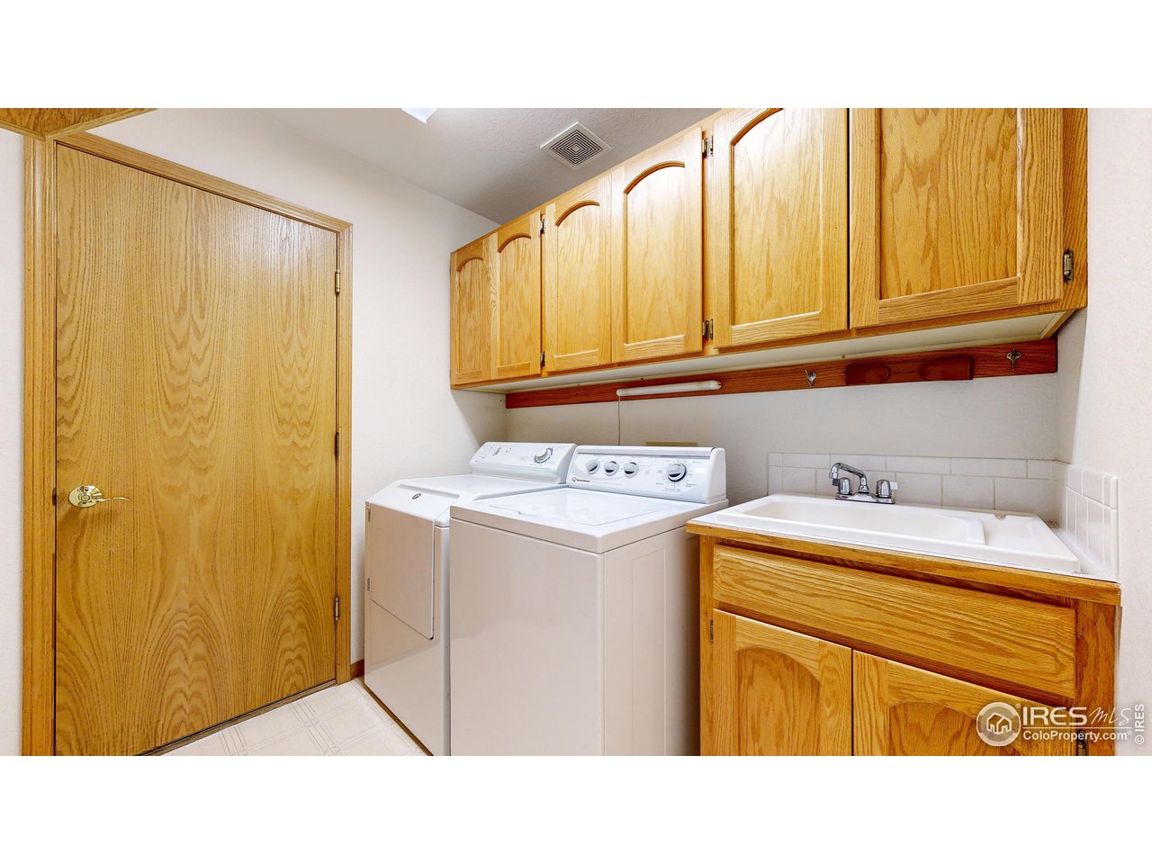 2615 Pleasant Valley Road Fort Collins, CO 80521 - Photo 33 of 40 Laundry Room