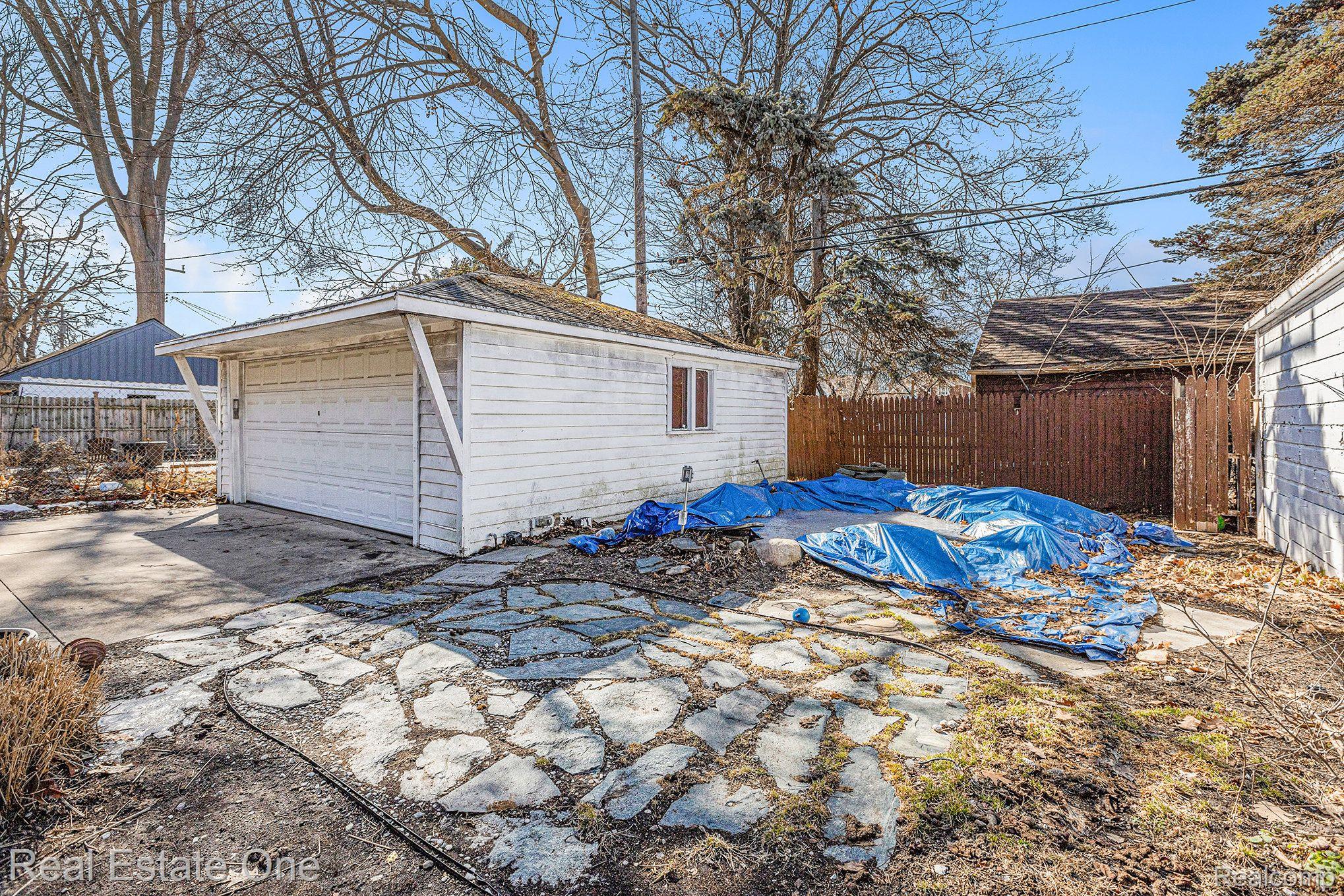17219 Huntington Road Detroit, MI 48219 - Photo 16 of 21