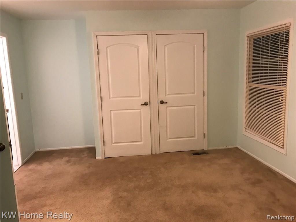 1352 Crescent Lane Rochester Hills, MI 48306 - Photo 38 of 58
