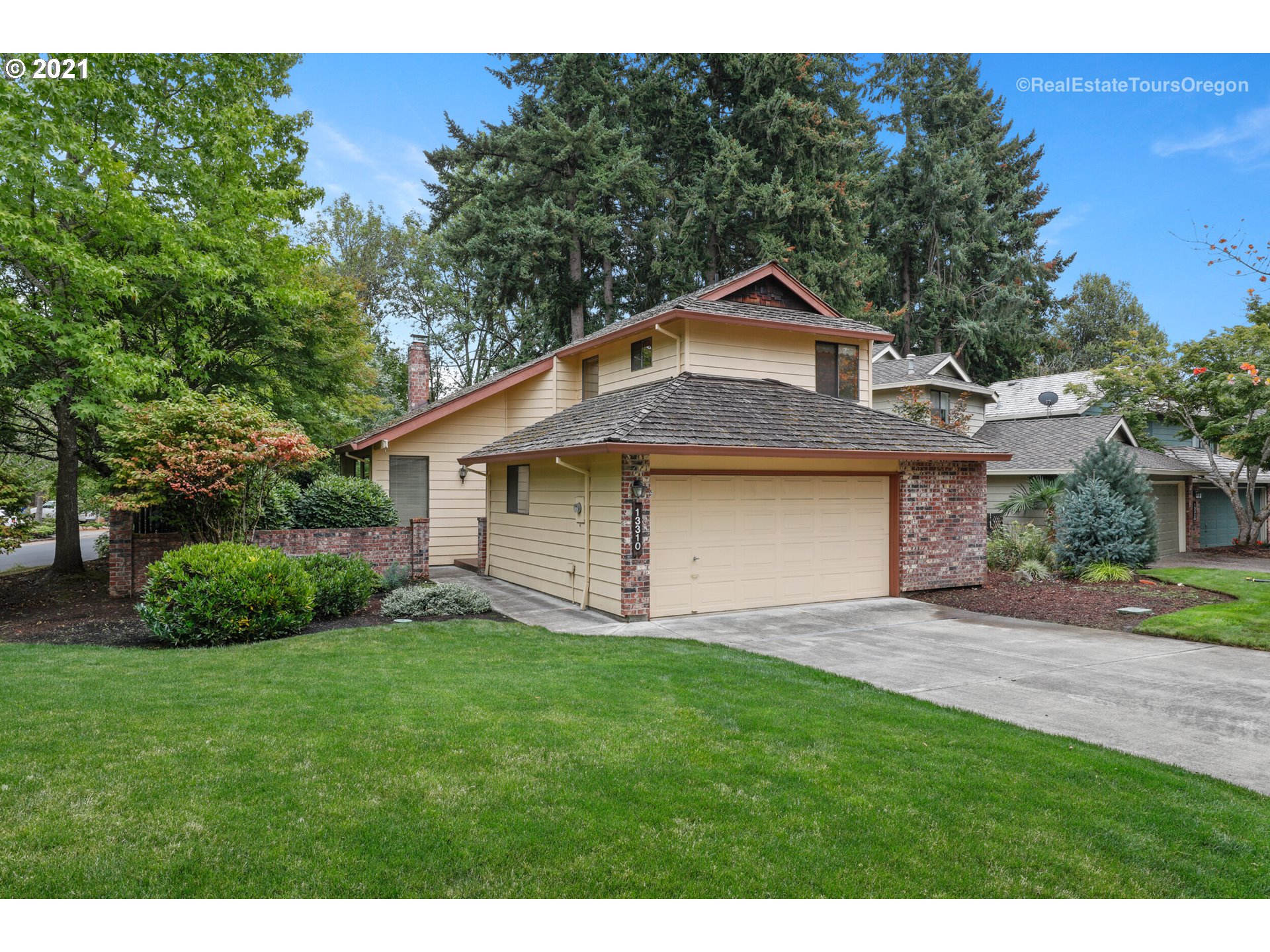 13310 Southwest Gallop Court Beaverton, OR 97008 - Photo 2 of 32