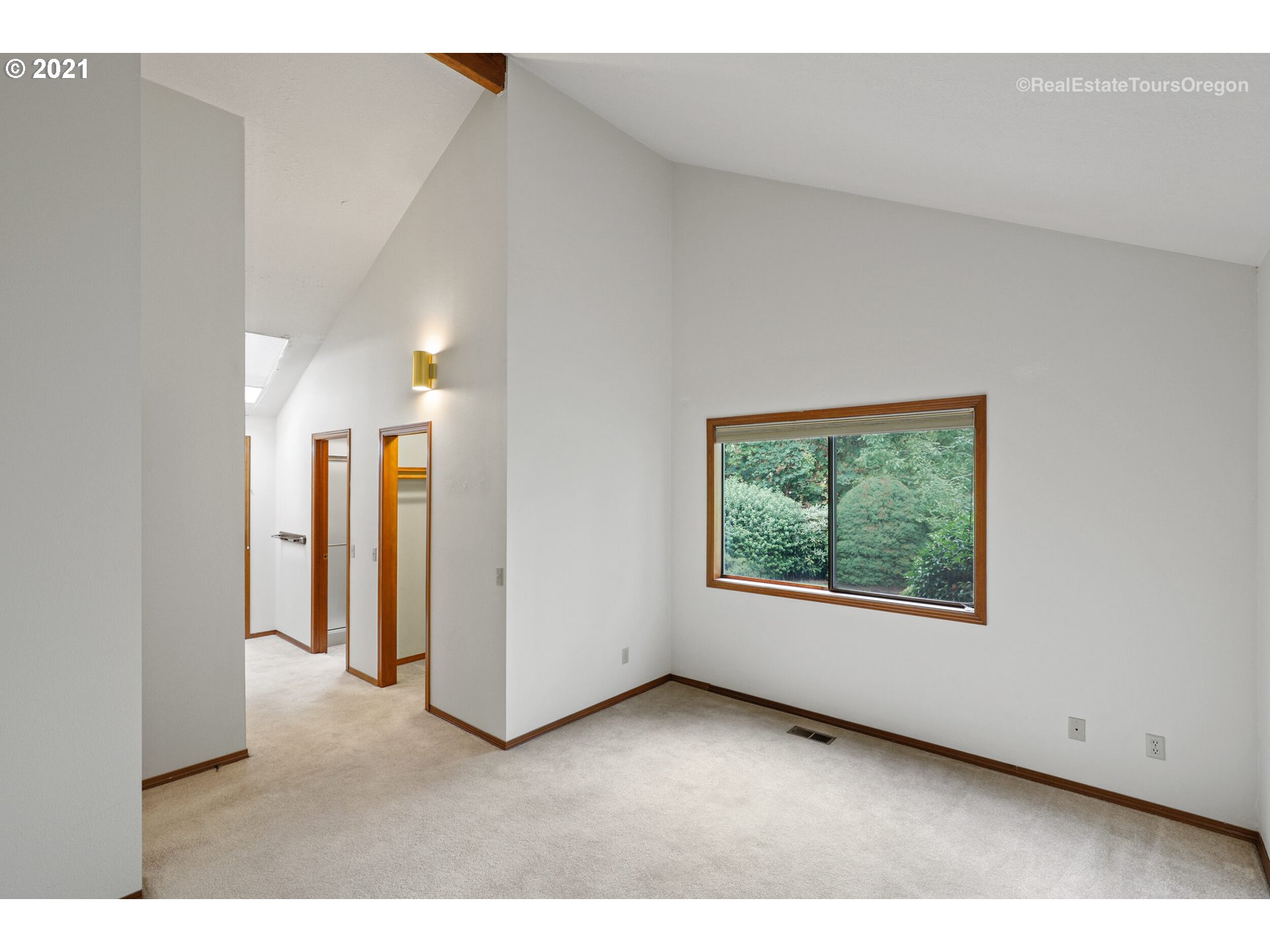 13310 Southwest Gallop Court Beaverton, OR 97008 - Photo 17 of 32