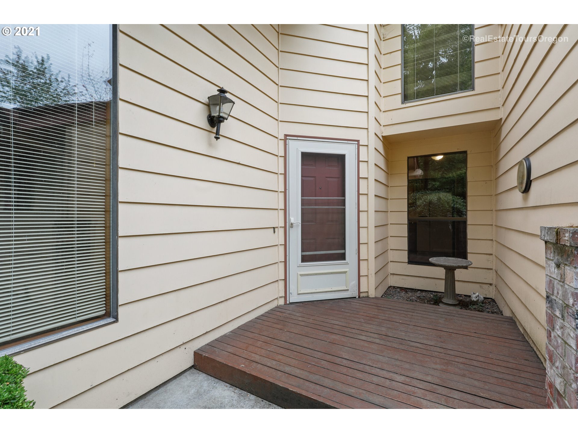 13310 Southwest Gallop Court Beaverton, OR 97008 - Photo 3 of 32