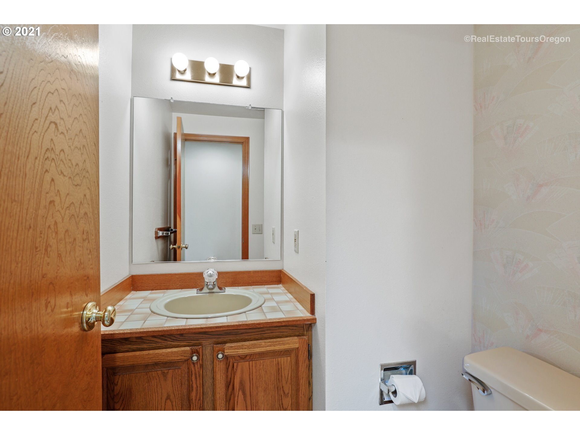 13310 Southwest Gallop Court Beaverton, OR 97008 - Photo 21 of 32