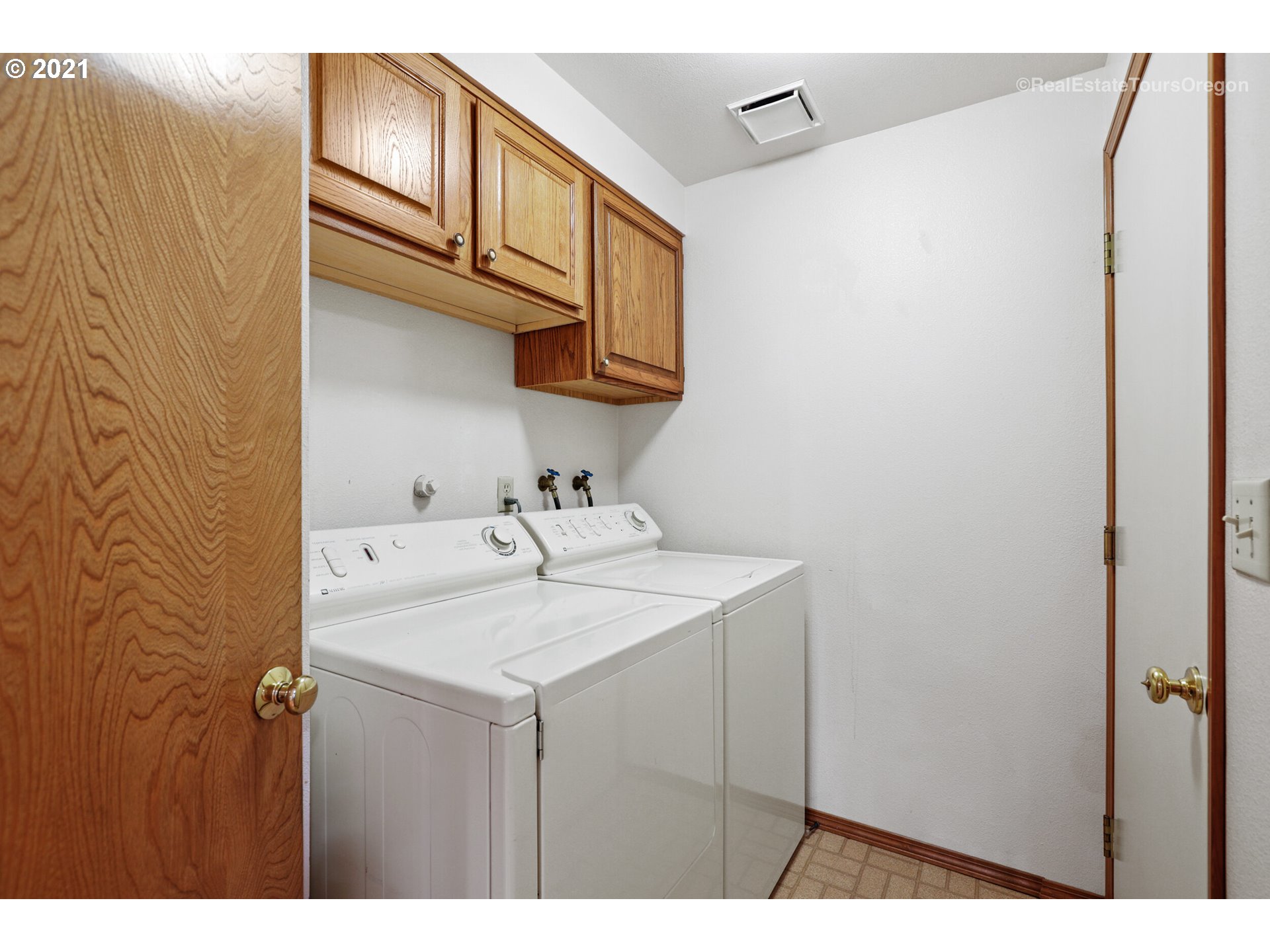 13310 Southwest Gallop Court Beaverton, OR 97008 - Photo 22 of 32