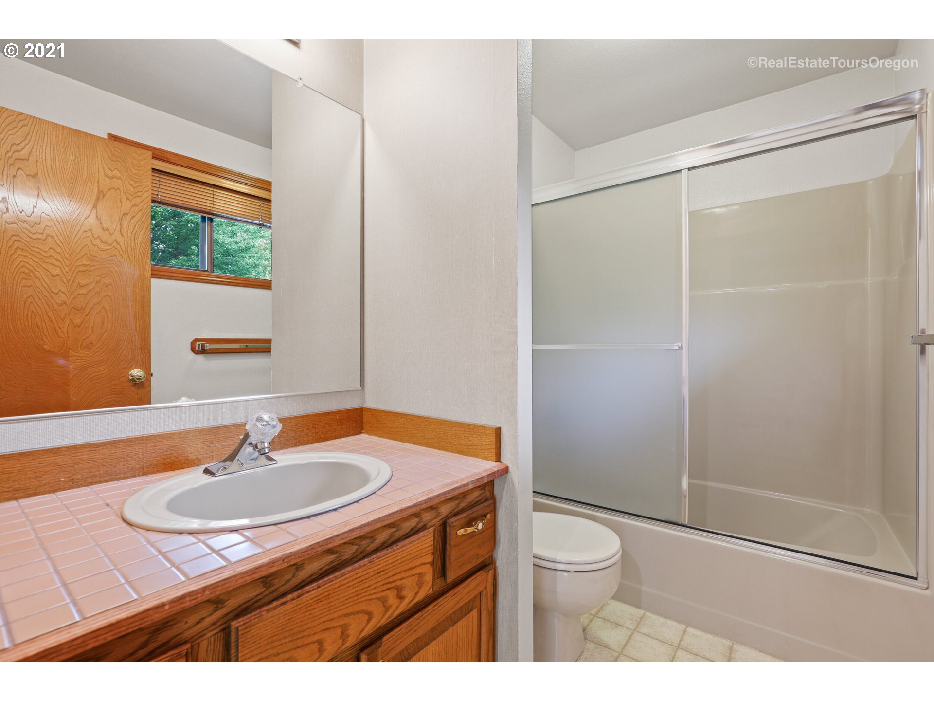 13310 Southwest Gallop Court Beaverton, OR 97008 - Photo 26 of 32