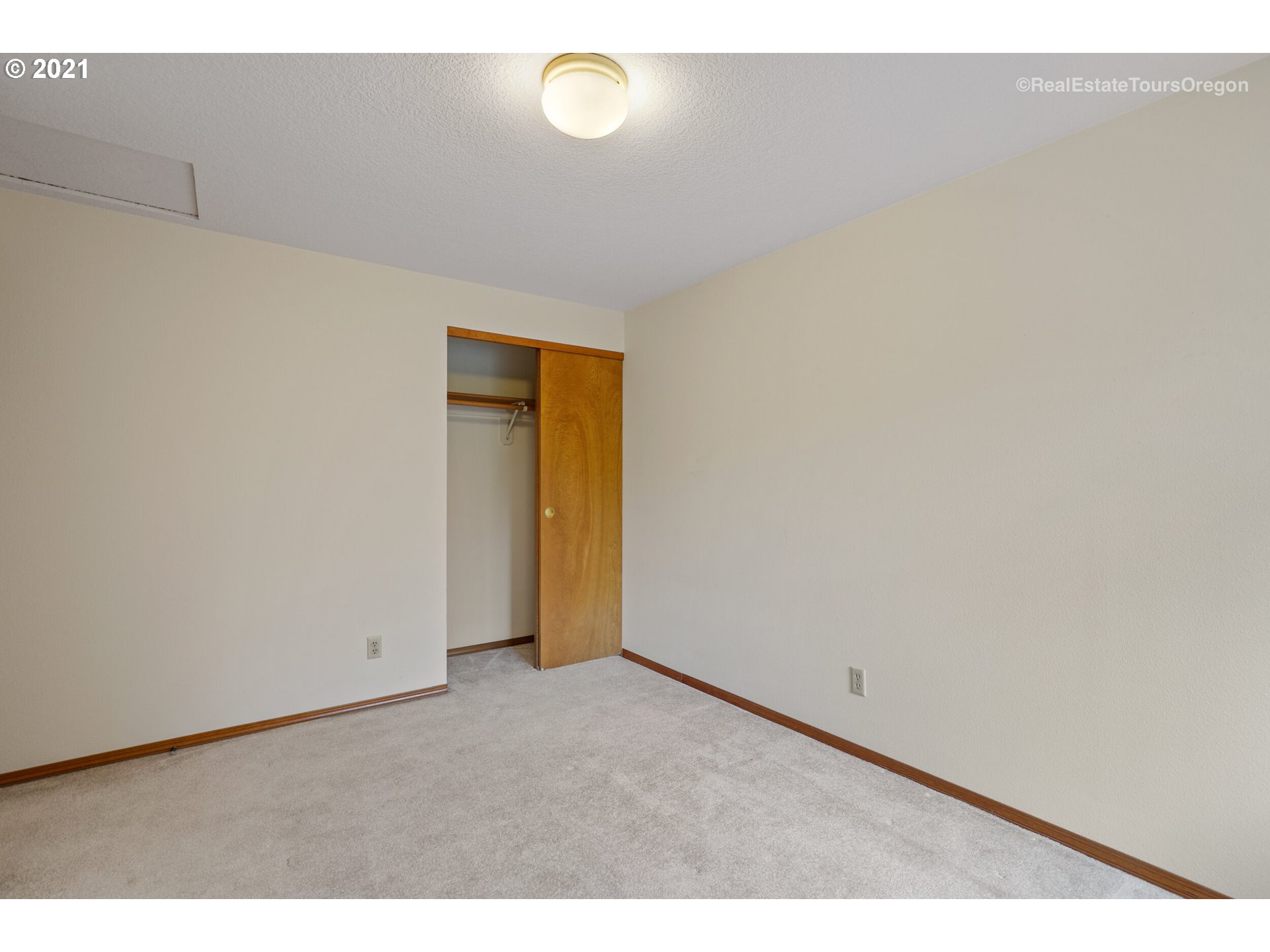 13310 Southwest Gallop Court Beaverton, OR 97008 - Photo 28 of 32