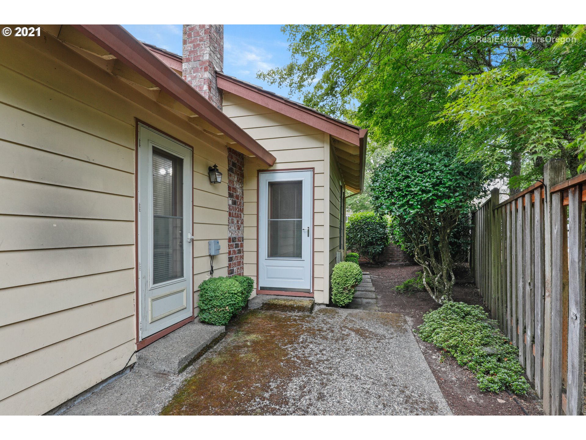 13310 Southwest Gallop Court Beaverton, OR 97008 - Photo 29 of 32
