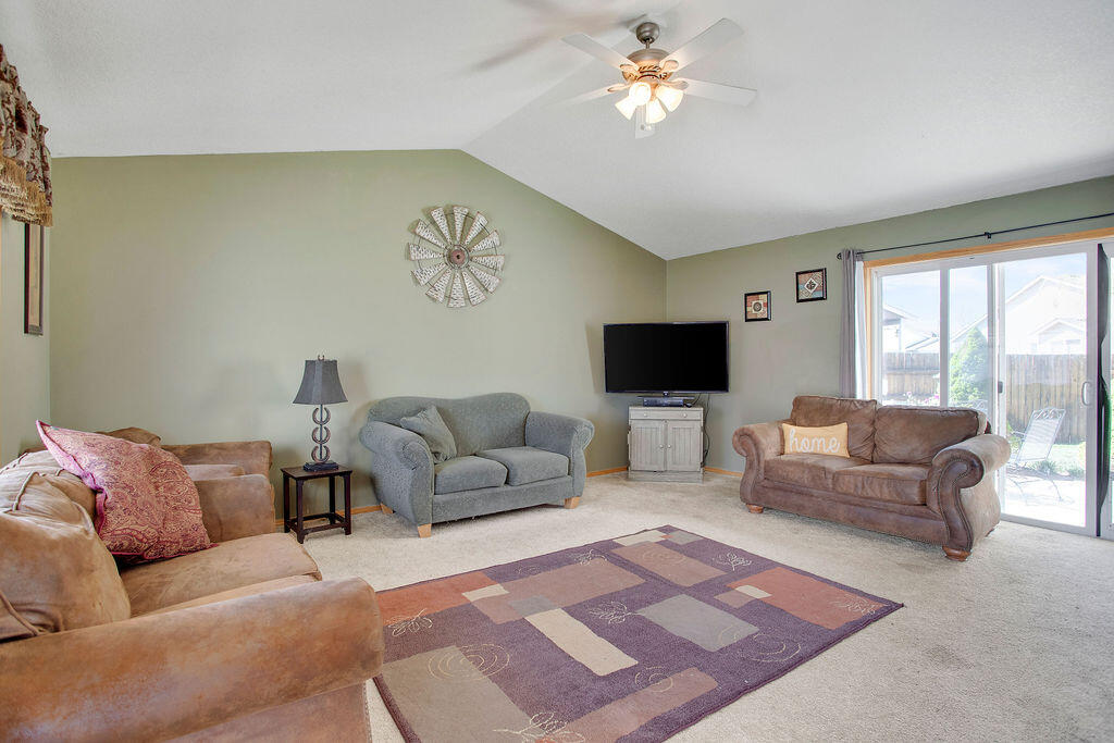 393 Center Ridge Drive Culver, OR 97734 - Photo 8 of 36 mmayphoto-2025-mmayphoto-2031