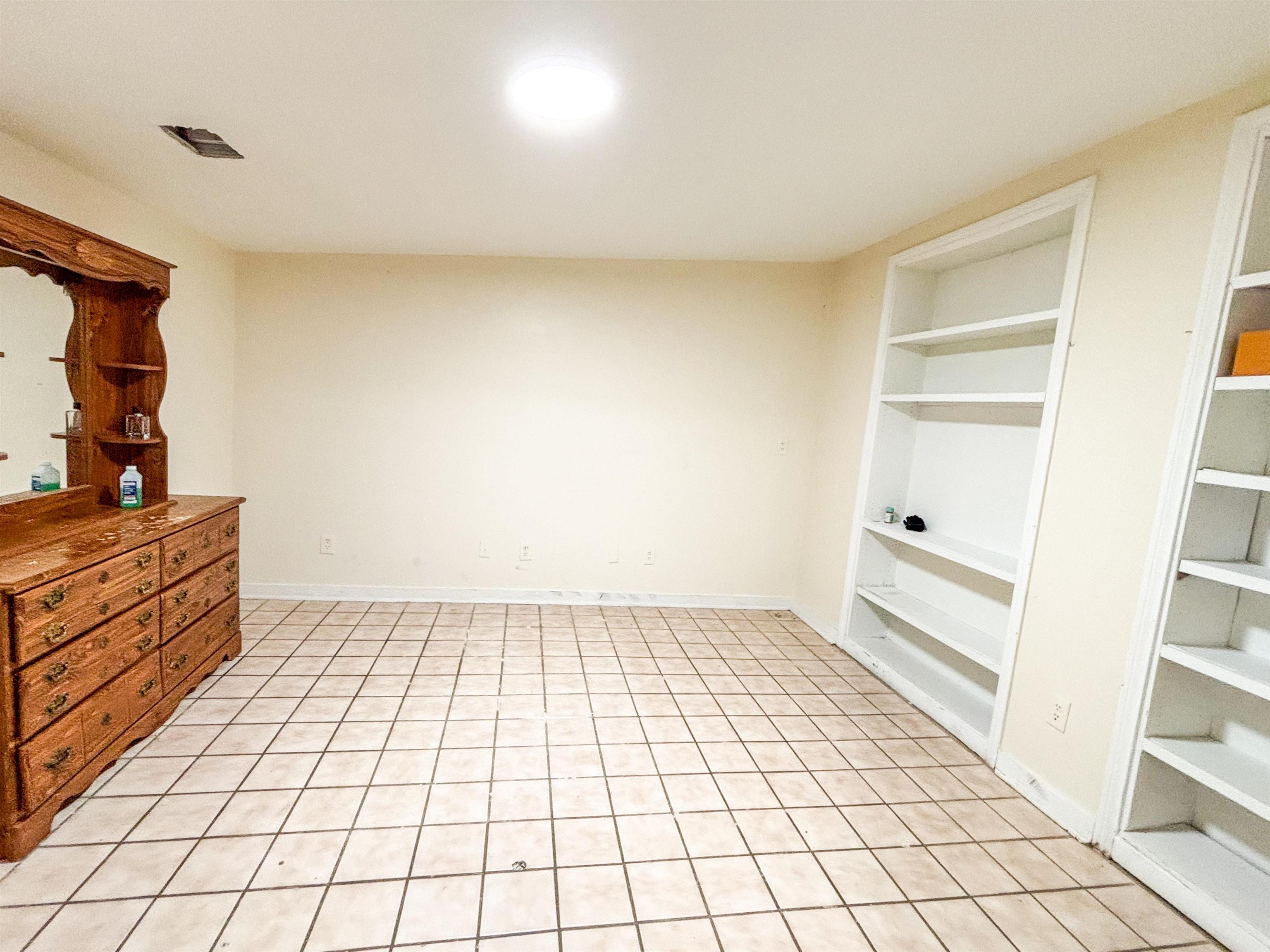 778 Atlantic Street Memphis, TN 38112 - Photo 8 of 15 a view of an empty room