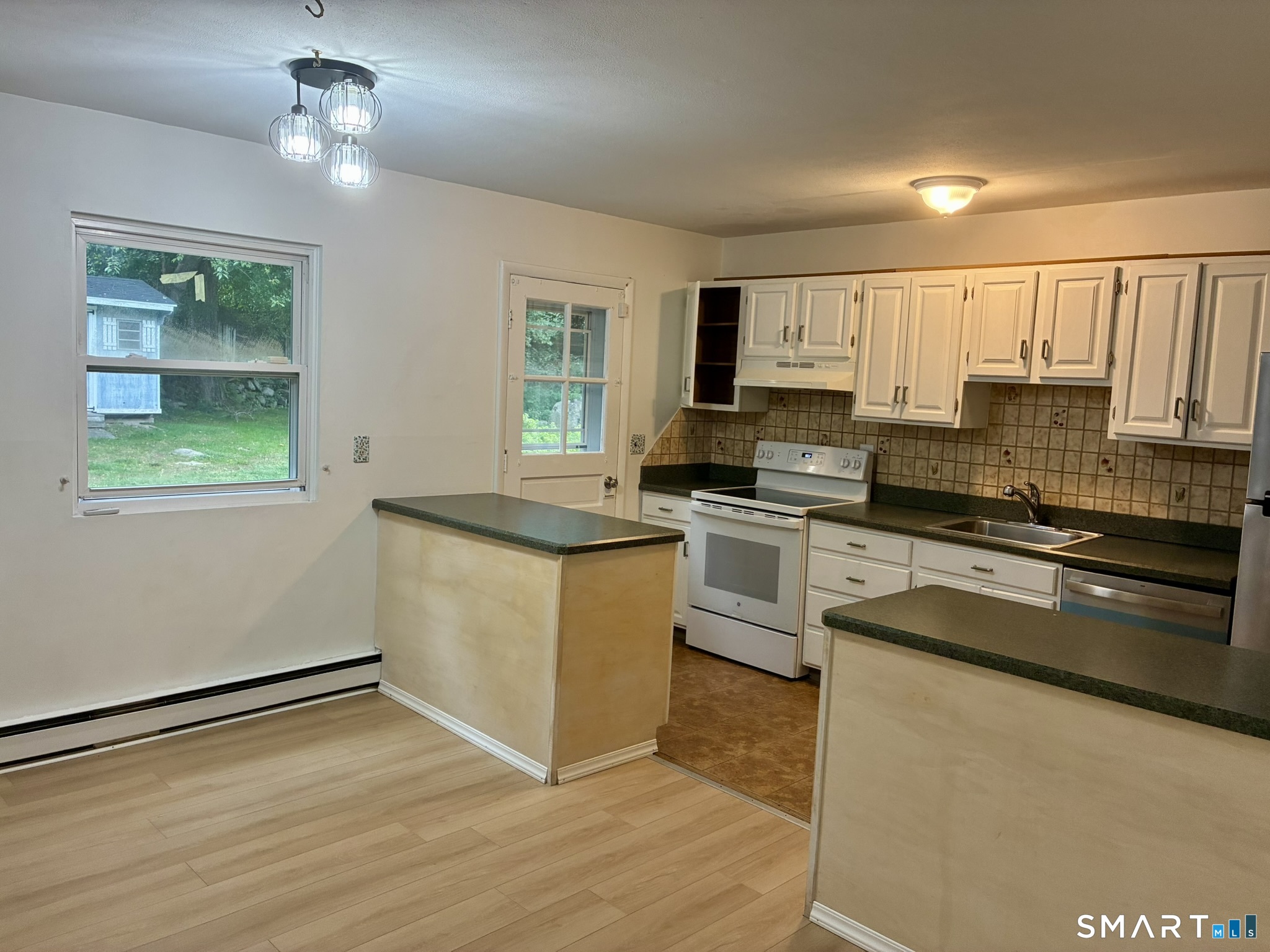 112 Rodgers Road, Unit 112 Fairfield, CT 06824 - Photo 11 of 22 Gallery Image 11