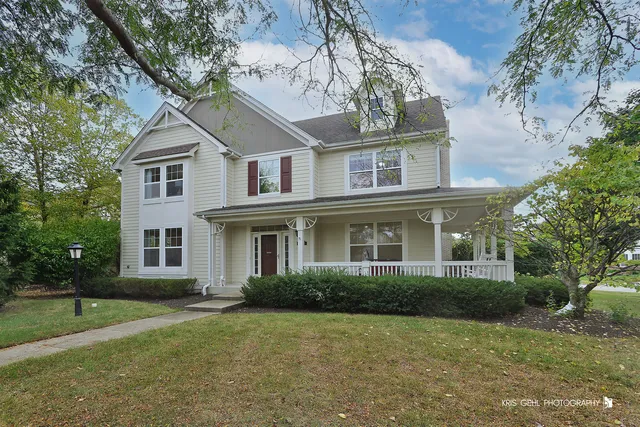 $860,000 | 403 North White Deer Trail, Vernon Hills, IL 60061
