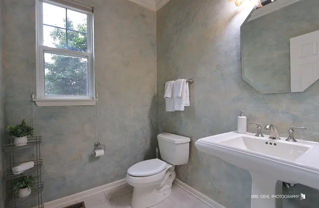 $860,000 | 403 North White Deer Trail, Vernon Hills, IL 60061