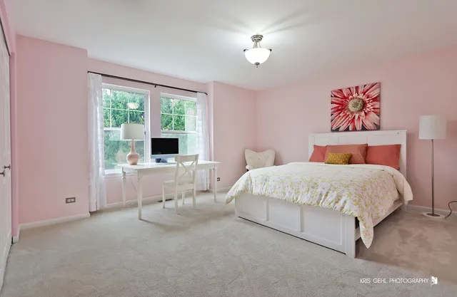 $860,000 | 403 North White Deer Trail, Vernon Hills, IL 60061