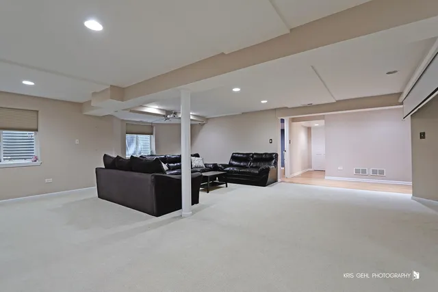 $860,000 | 403 North White Deer Trail, Vernon Hills, IL 60061