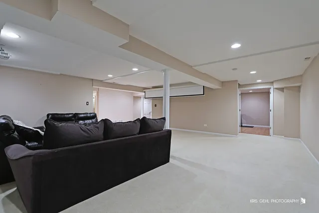 $860,000 | 403 North White Deer Trail, Vernon Hills, IL 60061