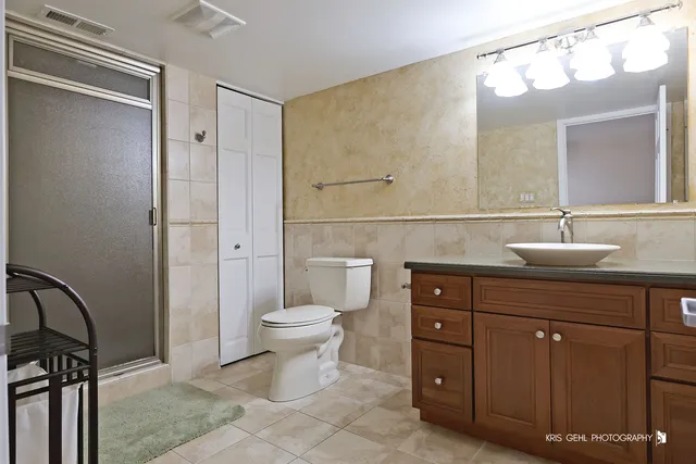 $860,000 | 403 North White Deer Trail, Vernon Hills, IL 60061