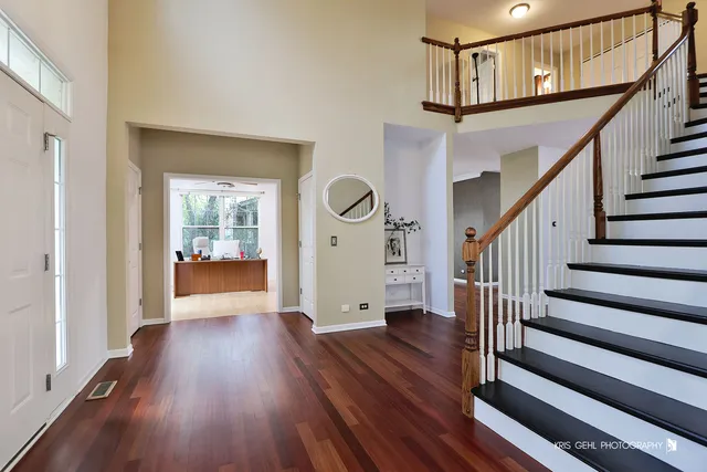 $860,000 | 403 North White Deer Trail, Vernon Hills, IL 60061