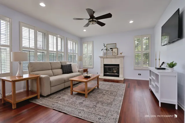 $860,000 | 403 North White Deer Trail, Vernon Hills, IL 60061