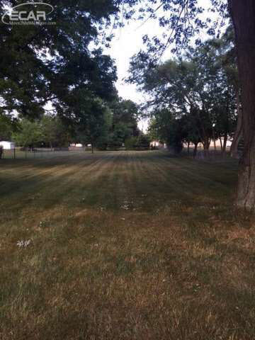4423 Van Slyke Road Flint, MI 48507 - Photo 16 of 18 21189592-15.JPG
