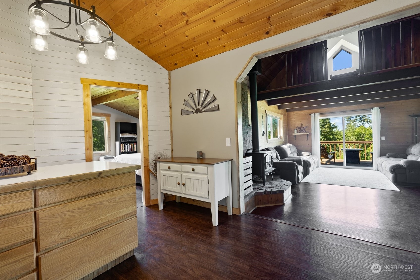 239 View Ridge Road Onalaska, WA 98570 - Photo 19 of 33 a living room with furniture and a large window