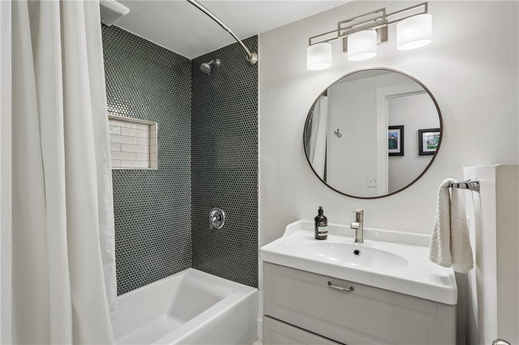 2632 Peachtree Road Northwest, Unit 302B Atlanta, GA 30305 - Photo 14 of 18 Gallery Image 14