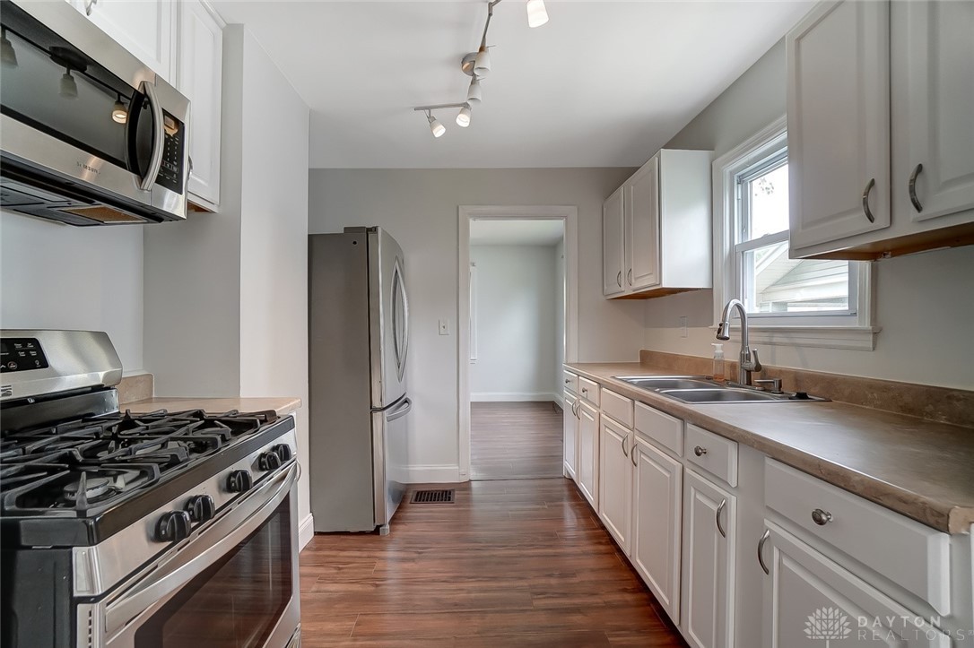 1438 Coventry Road Dayton, OH 45410 - Photo 12 of 35 Gallery Image 12