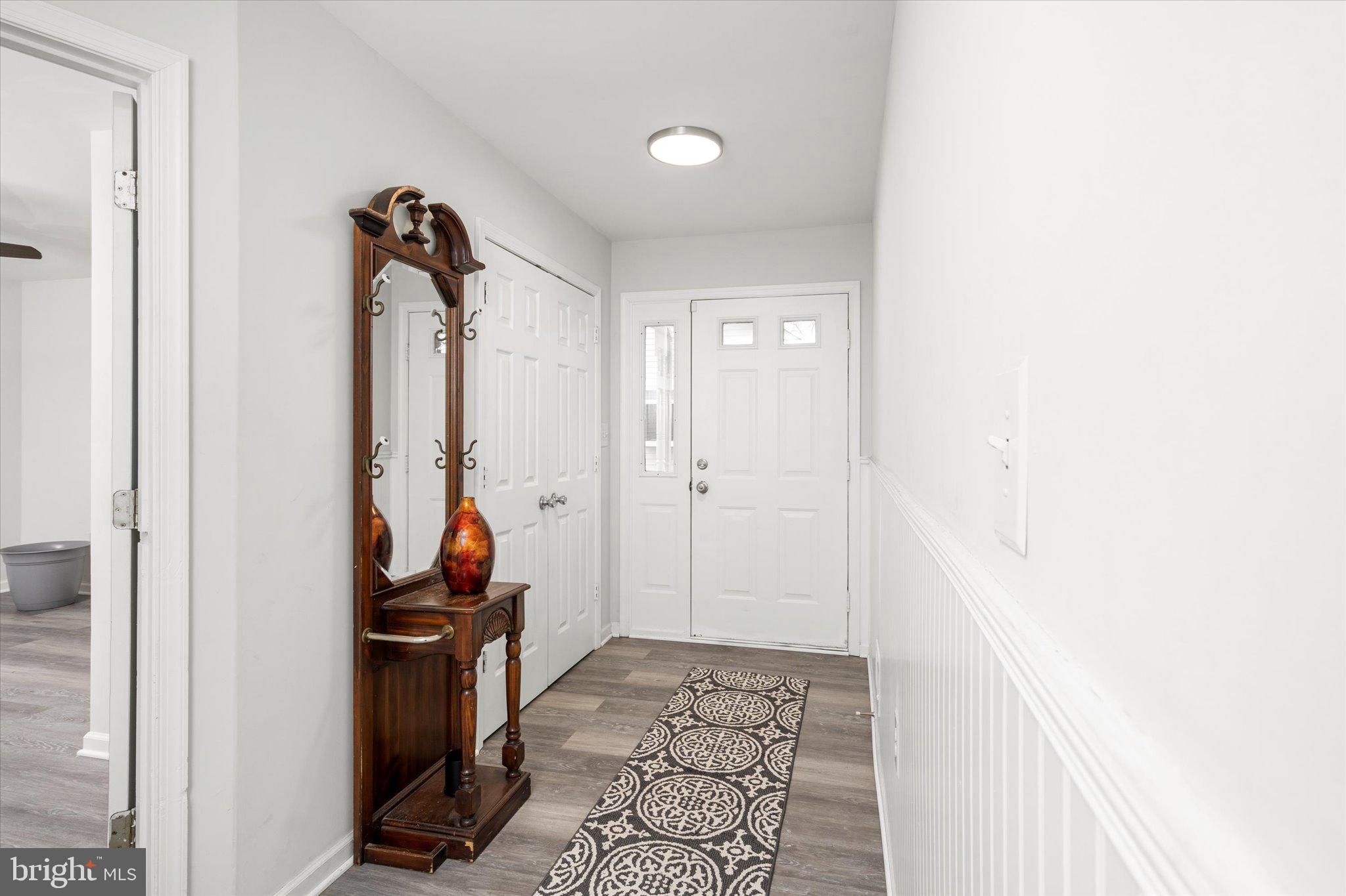 507 Heulings Avenue Riverside, NJ 08075 - Photo 3 of 30 Foyer