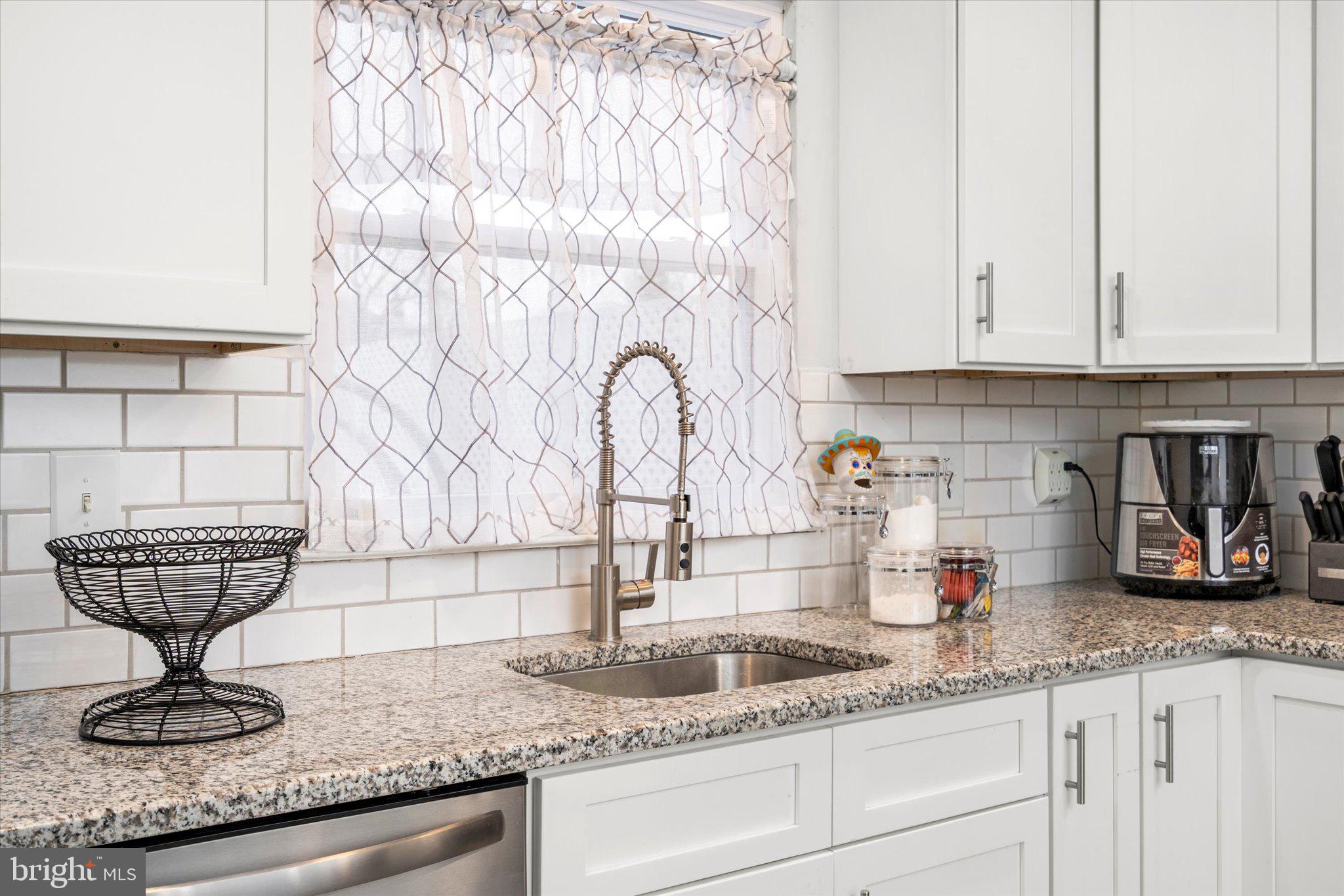507 Heulings Avenue Riverside, NJ 08075 - Photo 6 of 30 Kitchen