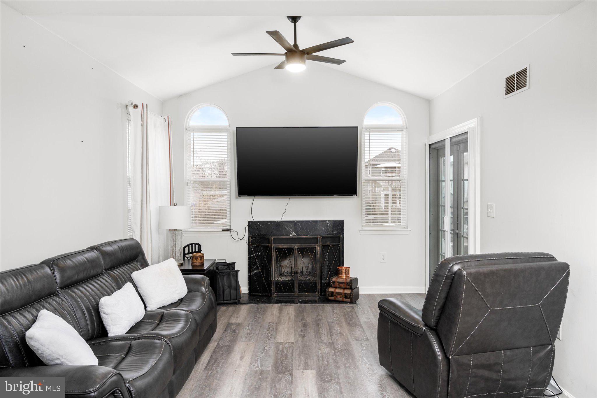 507 Heulings Avenue Riverside, NJ 08075 - Photo 8 of 30 Great Room