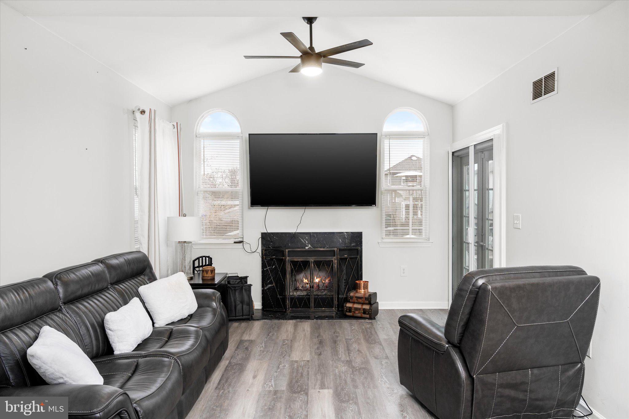 507 Heulings Avenue Riverside, NJ 08075 - Photo 9 of 30 Great Room
