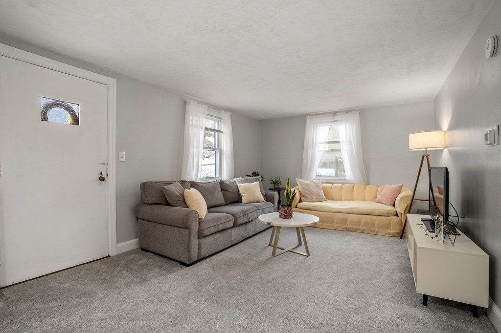5 Gabriel Road Sharon, MA 02067 - Photo 2 of 15 Gallery Image 2