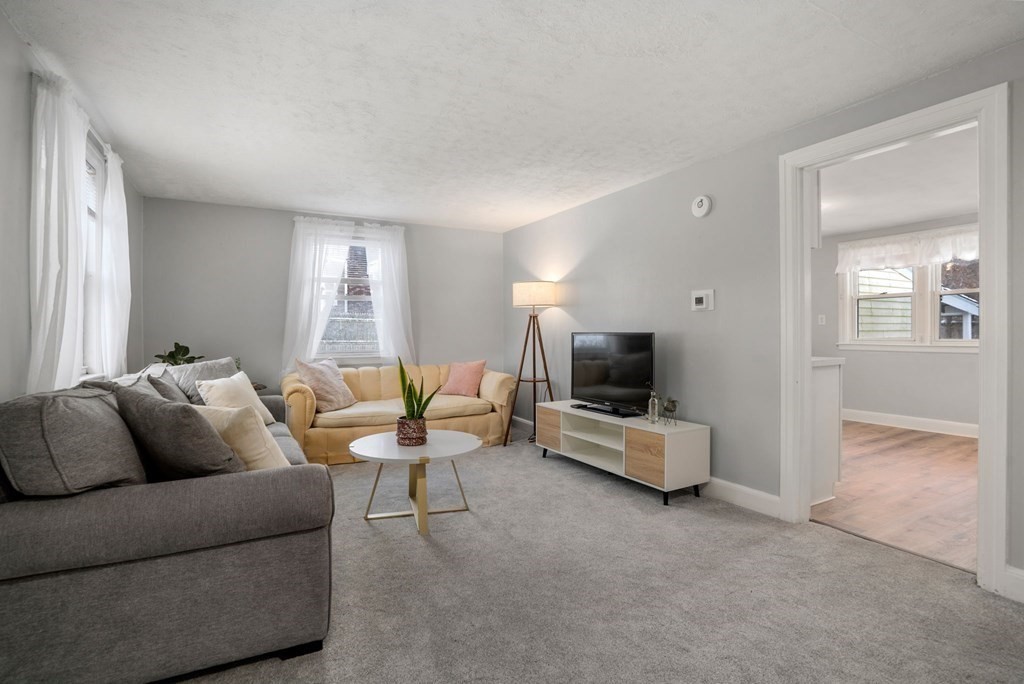 5 Gabriel Road Sharon, MA 02067 - Photo 3 of 15 Gallery Image 3