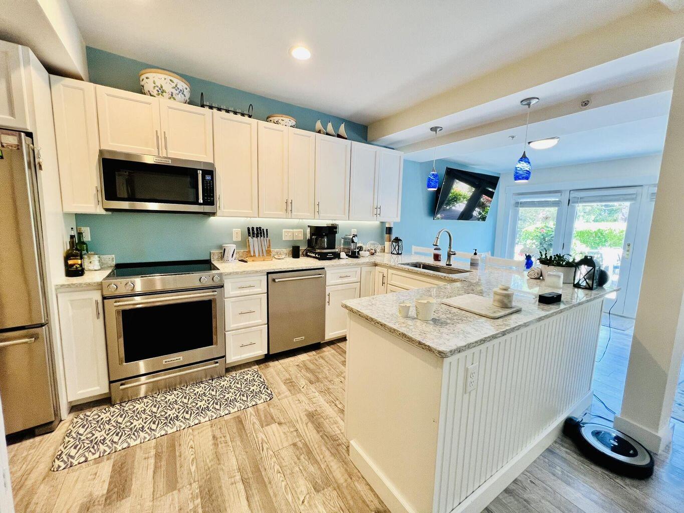 55 Israel Head Road, Unit 105 Ogunquit, ME 03907 - Photo 14 of 29 Kitchen better