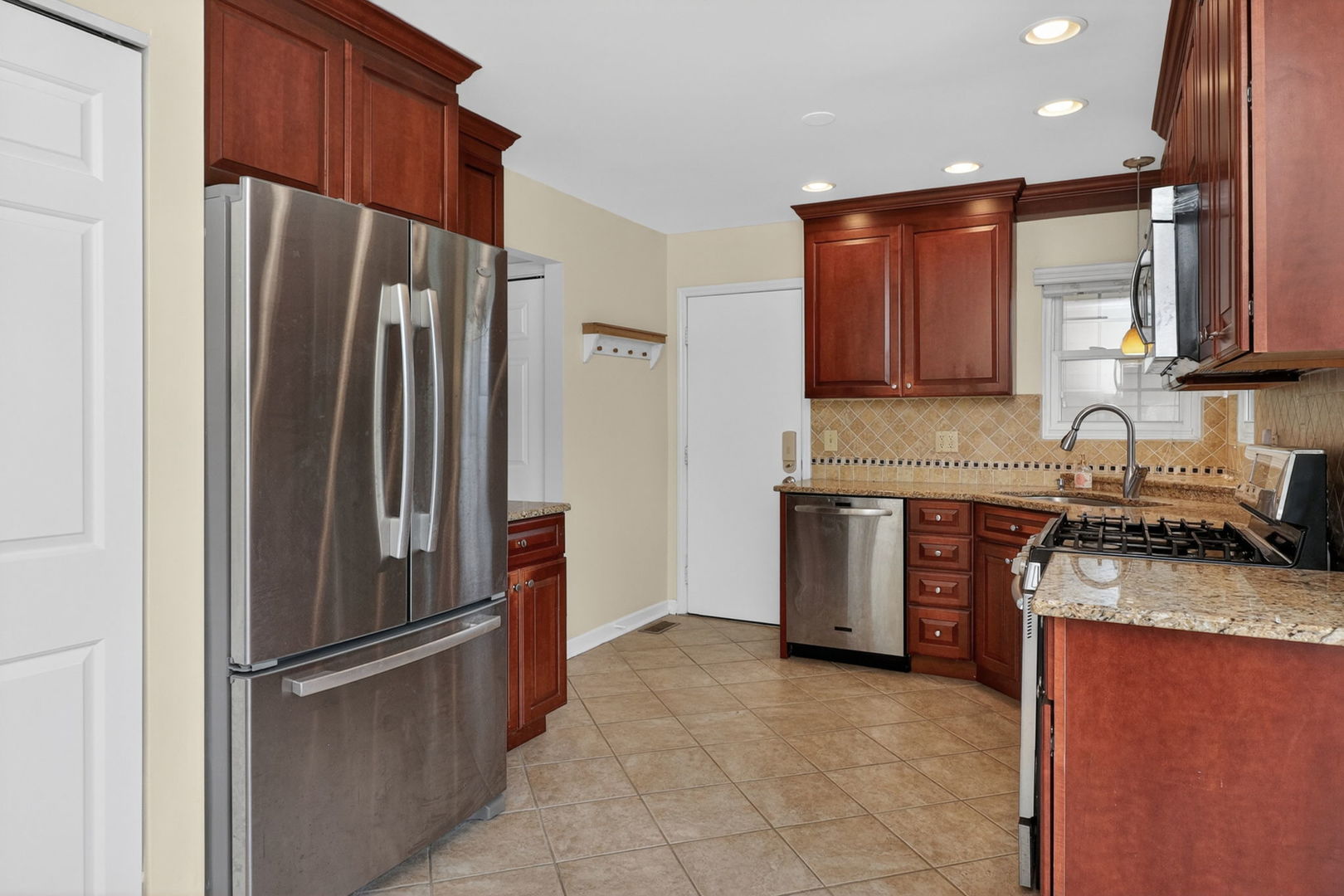 30W251 Mack Road Warrenville, IL 60555 - Photo 5 of 21