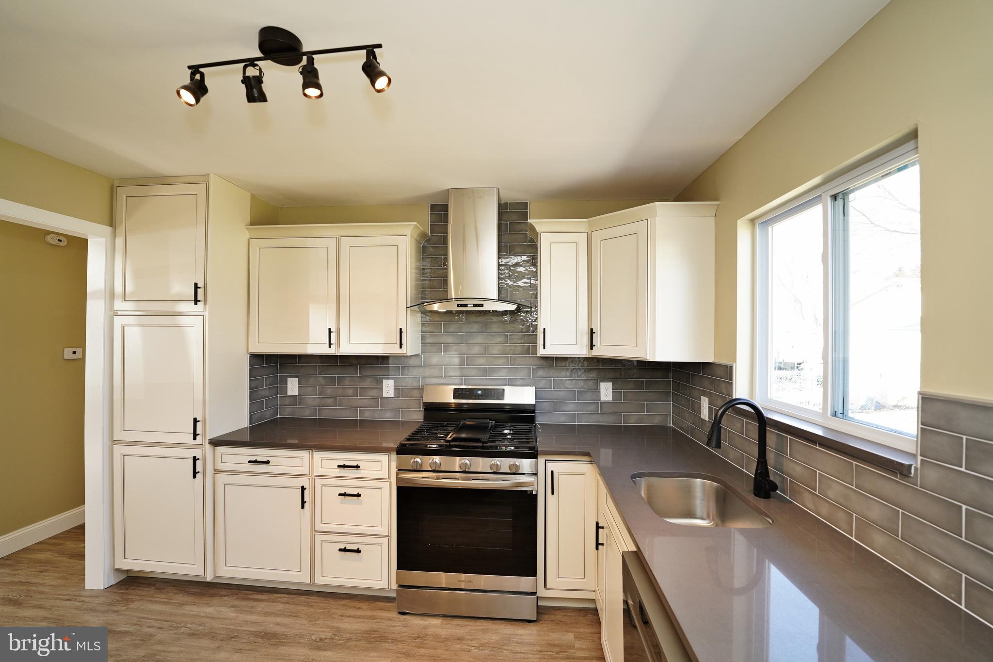 4 Rugby Way Trenton, NJ 08620 - Photo 12 of 32