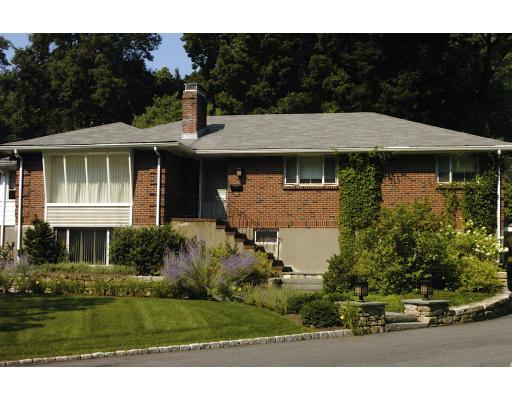 52 Jennings Road Waltham, MA 02451 - Photo 1 of 12 Gallery Image 1
