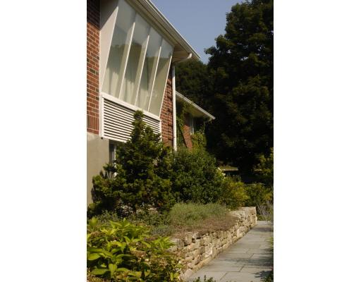 52 Jennings Road Waltham, MA 02451 - Photo 2 of 12 Gallery Image 2