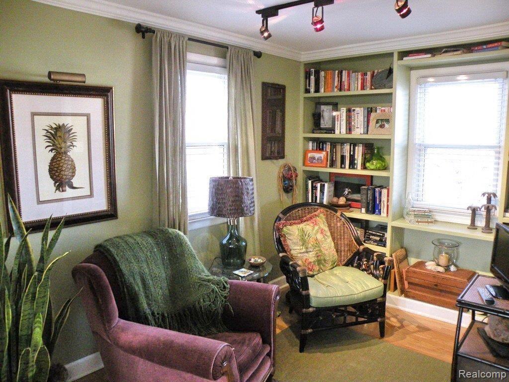 245 North Helen Avenue Rochester, MI 48307 - Photo 10 of 23 Master Sitting Room