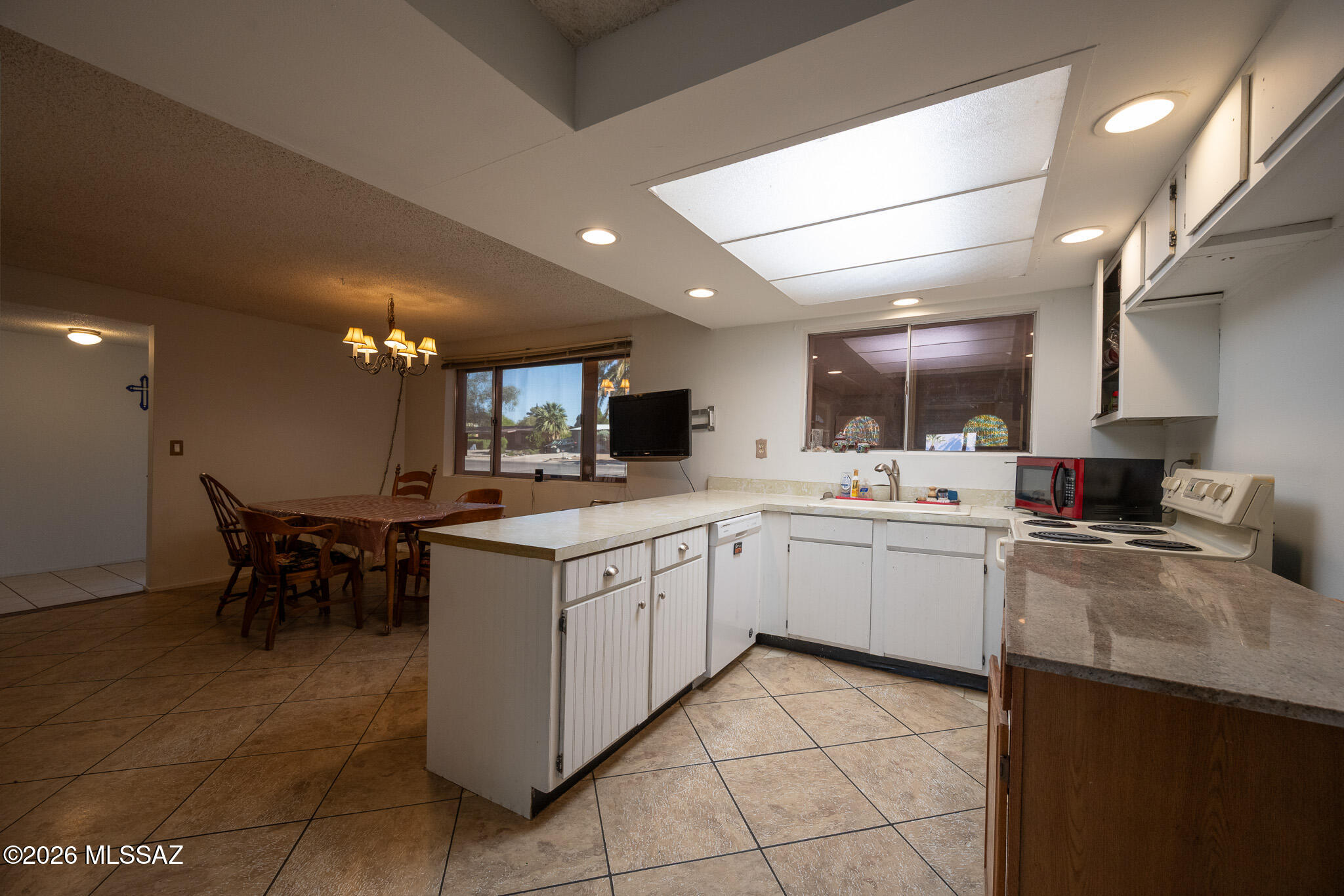 7749 East Pima Street Tucson, AZ 85715 - Photo 3 of 21 Kitchen DSC_4726