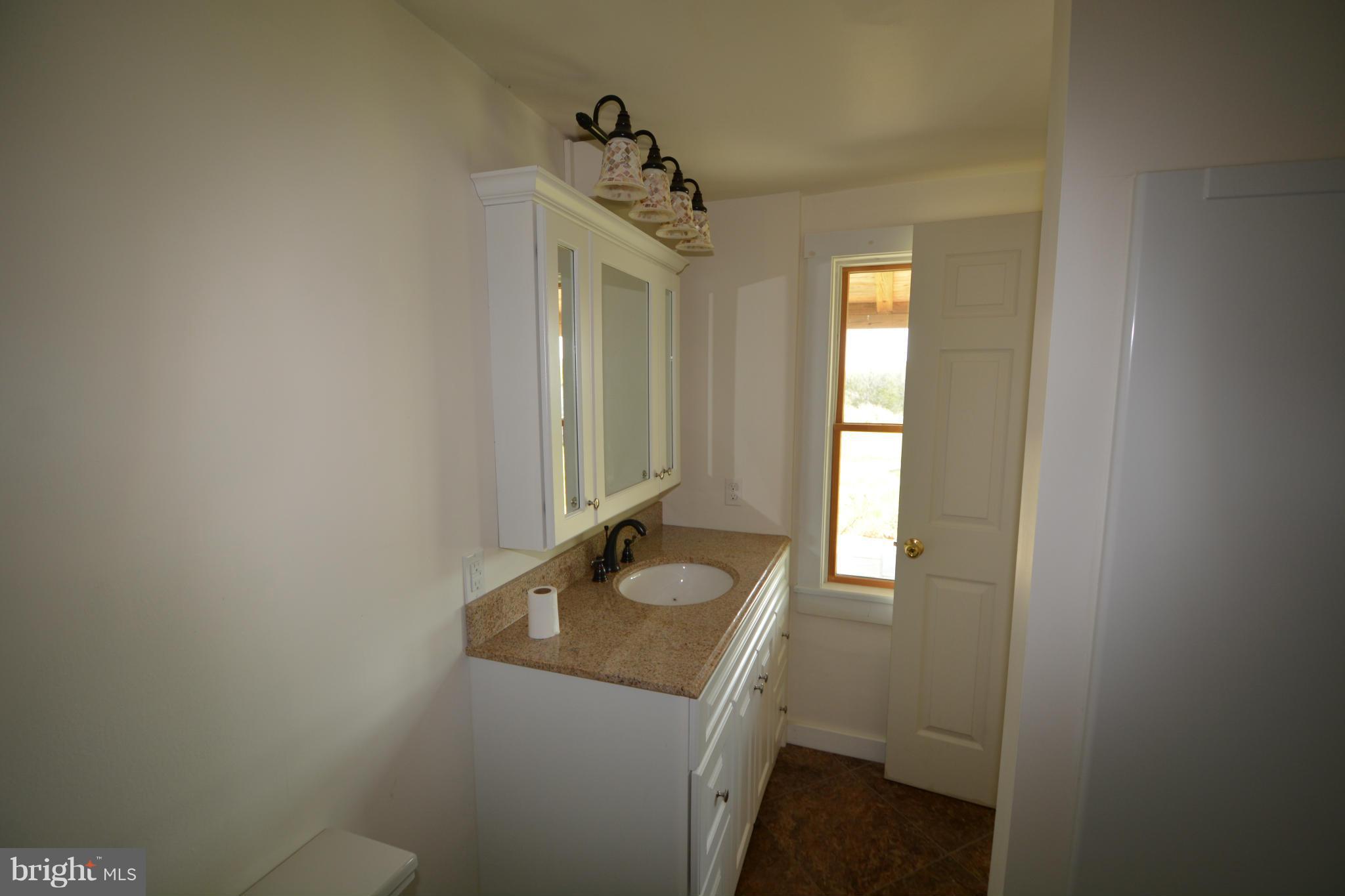 452 Buckhorn Road Middletown, VA 22645 - Photo 12 of 22 Bath