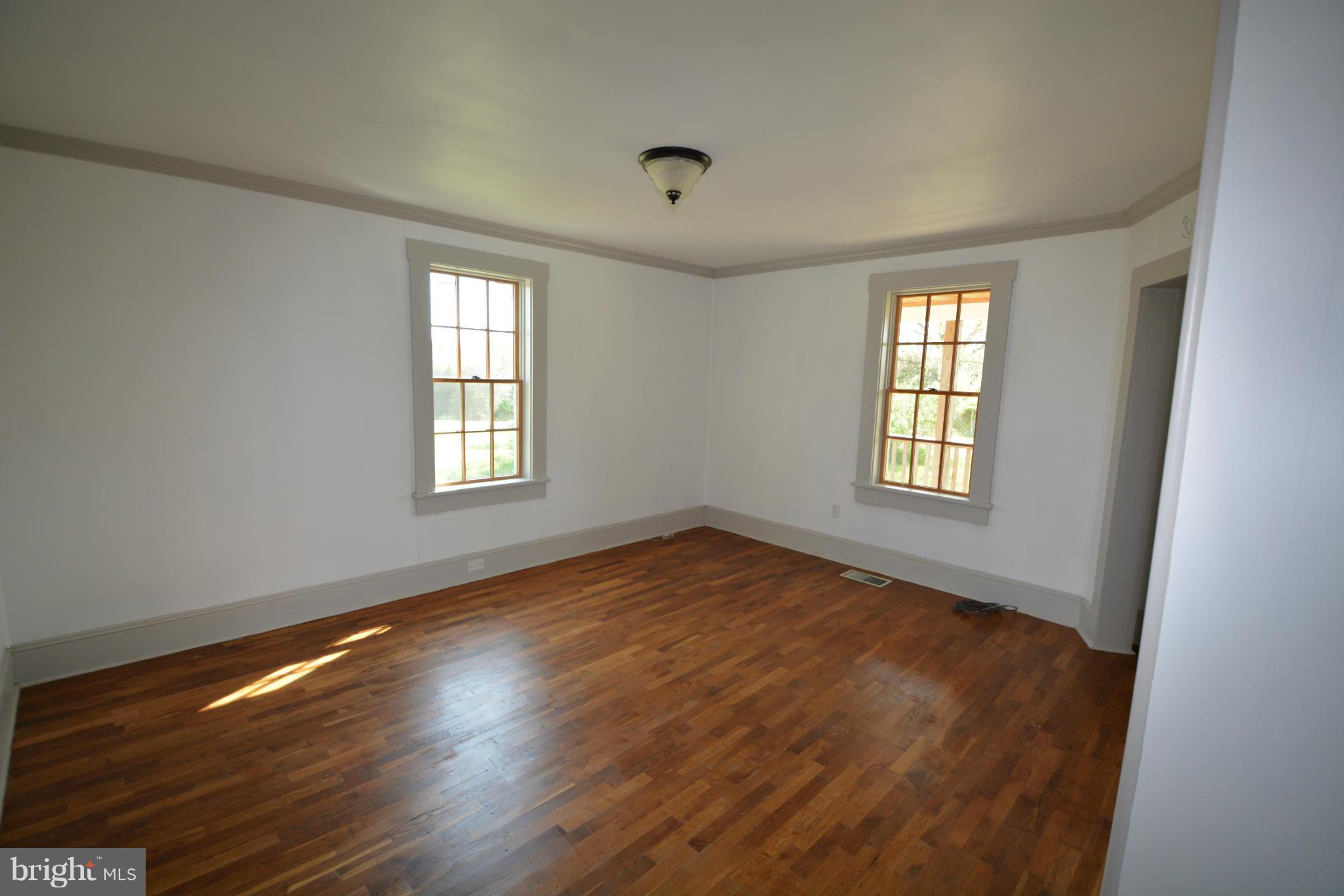 452 Buckhorn Road Middletown, VA 22645 - Photo 9 of 22 Living Room