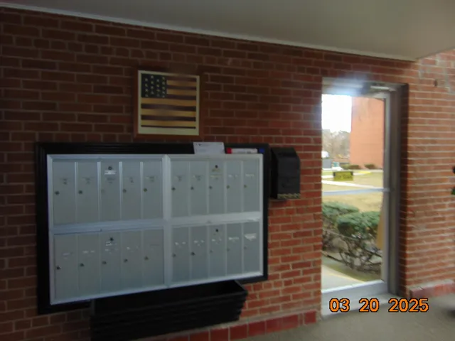 $75,000 | 2915 West 13 Mile Road, Unit 308, Royal Oak, MI 48073