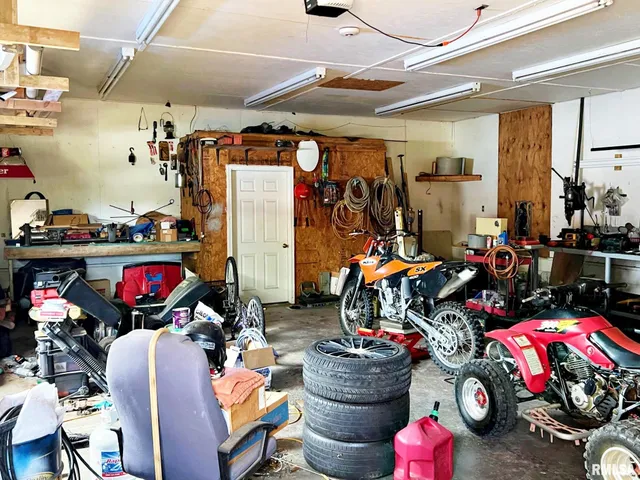 $189,900 | 2516 Strawberry Road, Metropolis, IL 62960