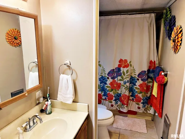 $189,900 | 2516 Strawberry Road, Metropolis, IL 62960