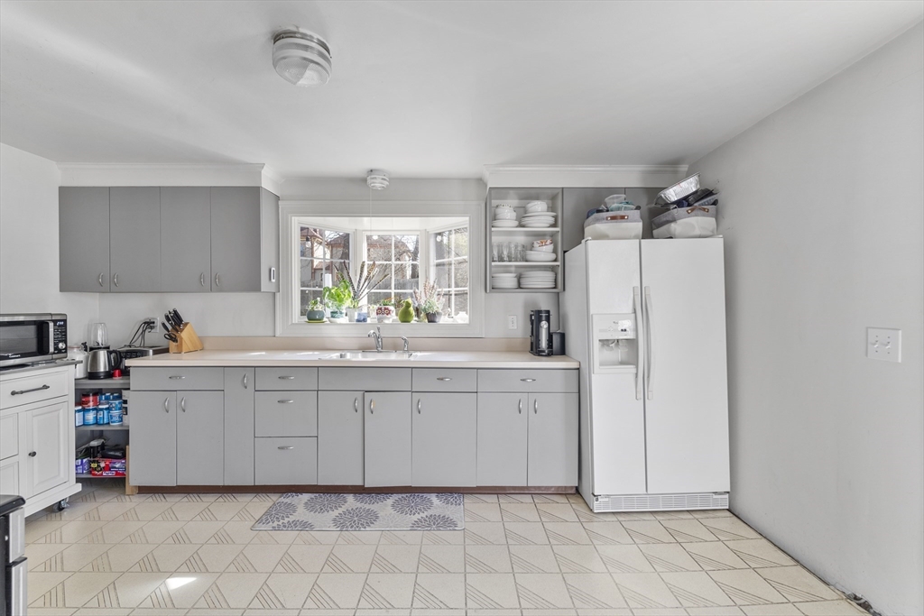 44 Converse Street Wakefield, MA 01880 - Photo 6 of 15